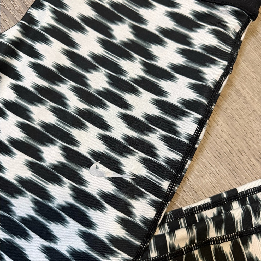 •NIKE• LEGGINGS - Picture 6 of 6